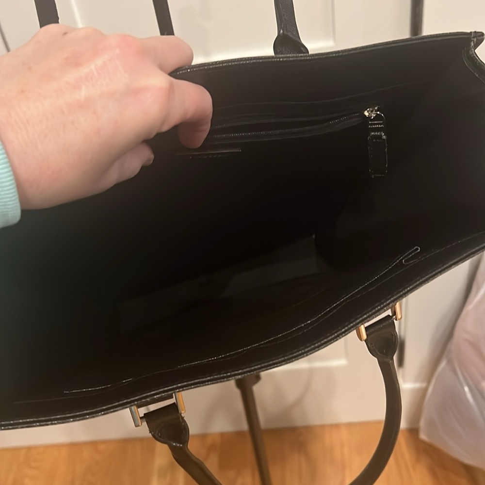 Authentic Burberry Tote - Picture 9 of 11
